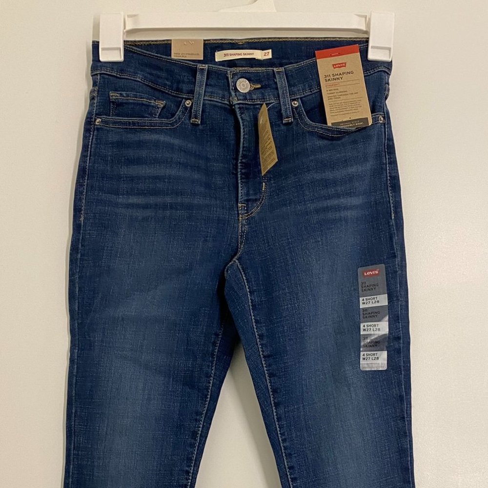 NWT Levi's Women's 311 Shaping Skinny Jeans